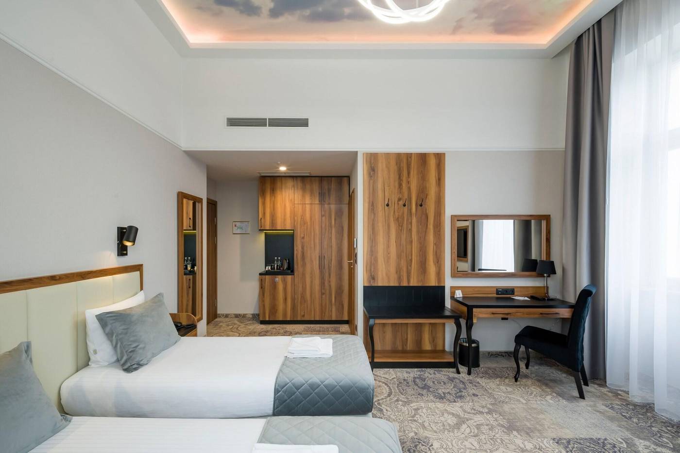 Sky-Hotel-Krakow-Room-20