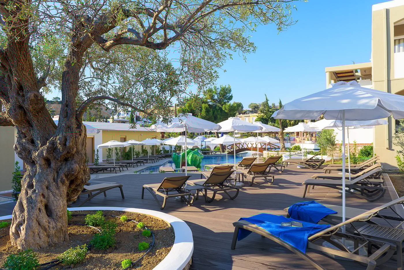 Porto-Angeli-Beach-Resort-Pool-13