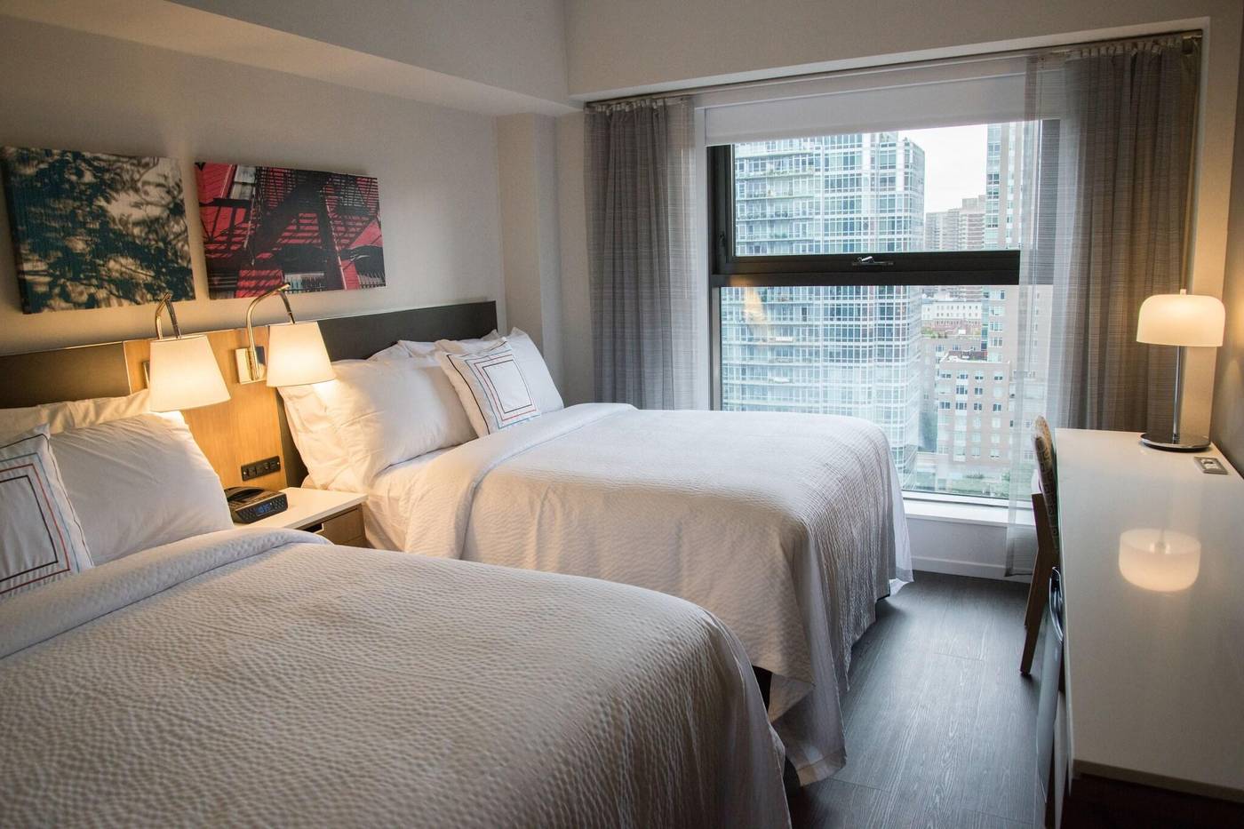 Fairfield-Inn---Suites-New-York-Manhattan-Central-Park-Room-7