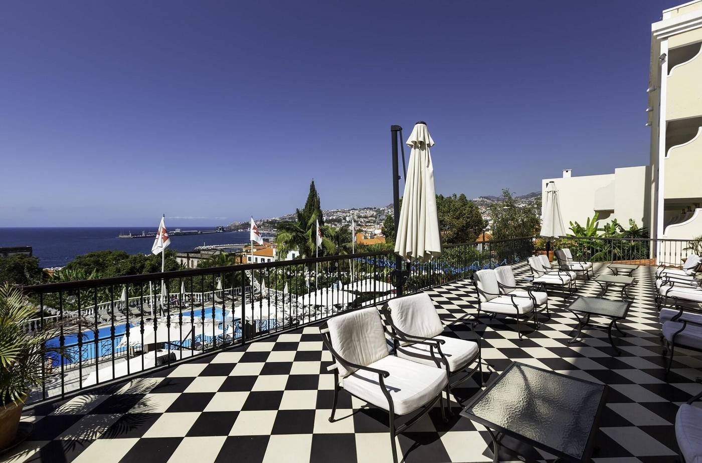 Quinta-Bela-Sao-Tiago-Terrace-7