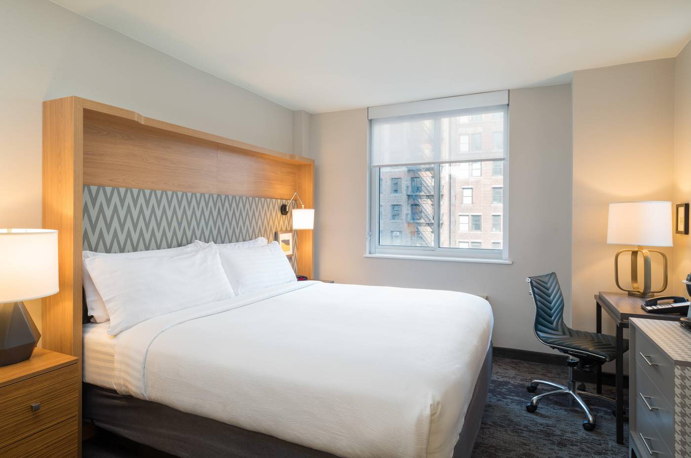 Holiday-Inn-New-York-City-Wall-Street-Room-6