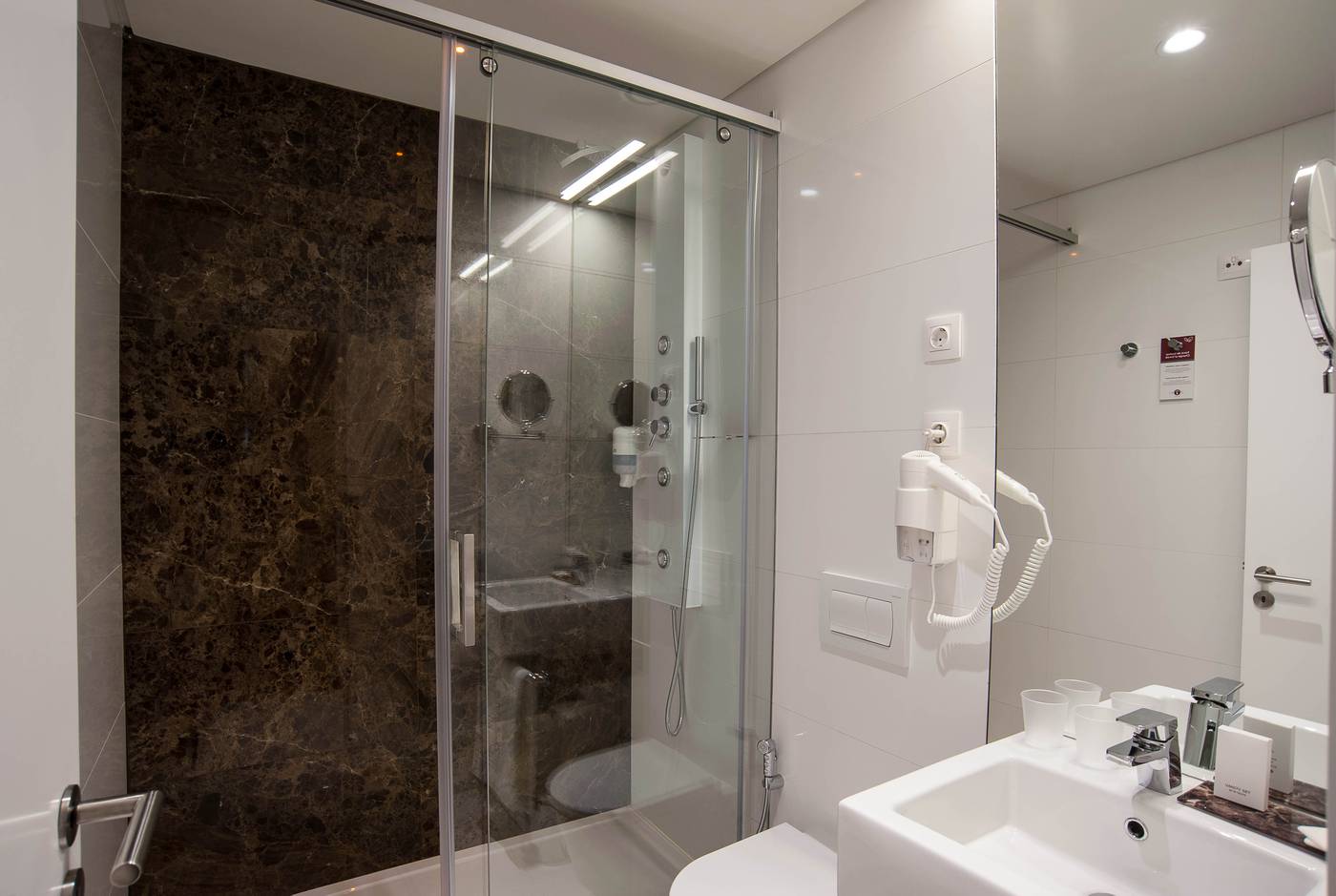 The 7 Hotel-Portugal-LISBOA-Room-8
