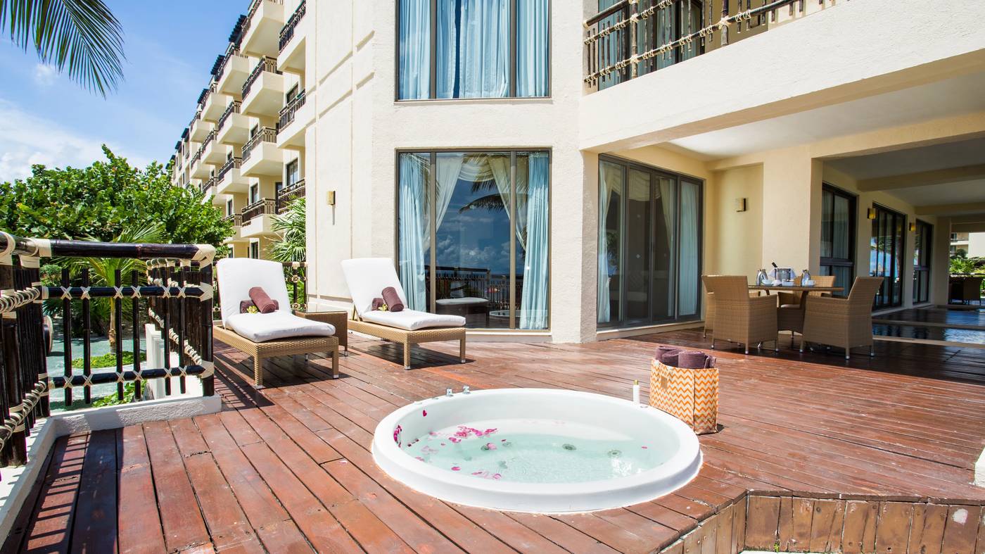 Dreams-Riviera-Cancun-Resort---Spa-Room-70