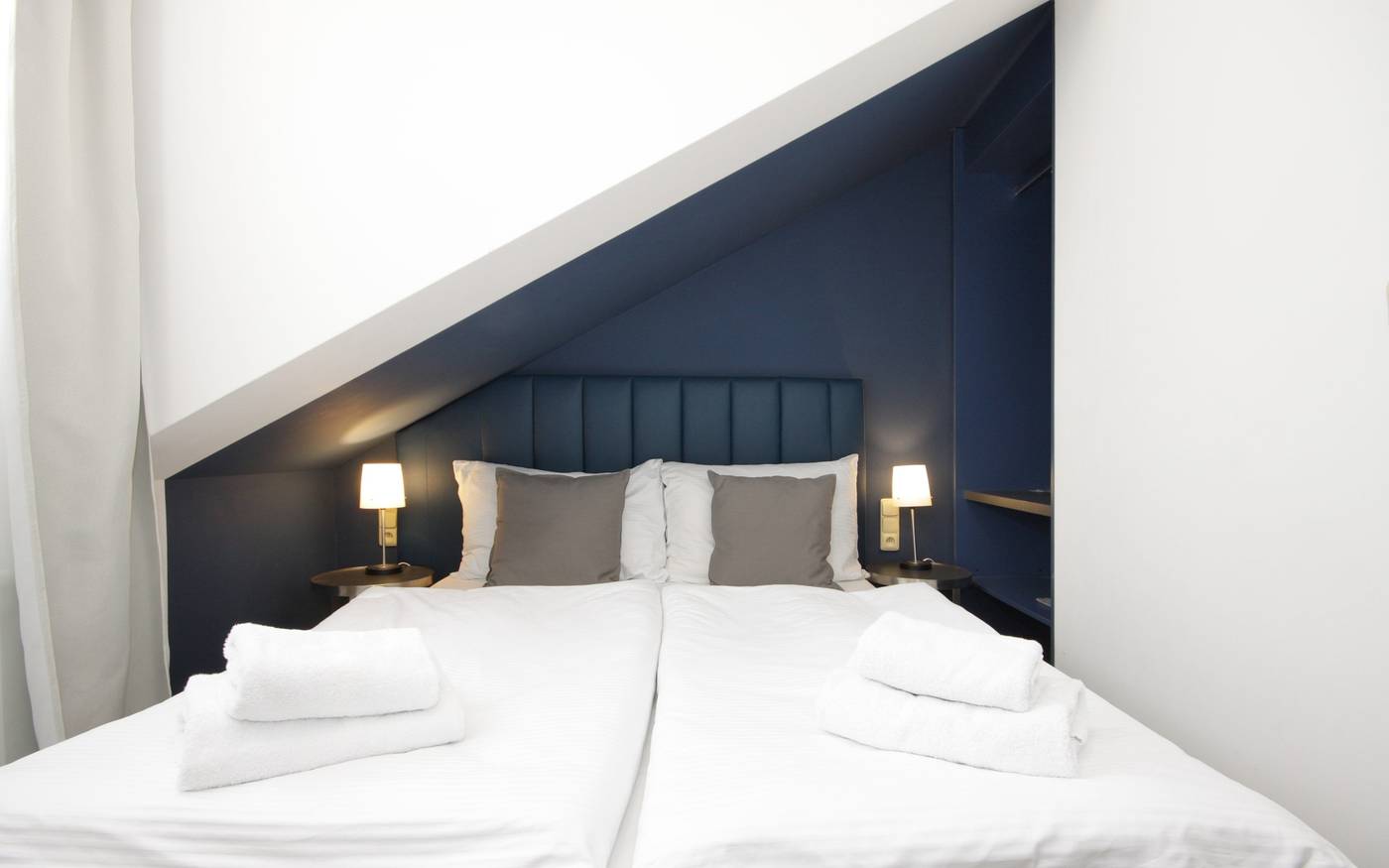 Alveo-Suites-Room-16