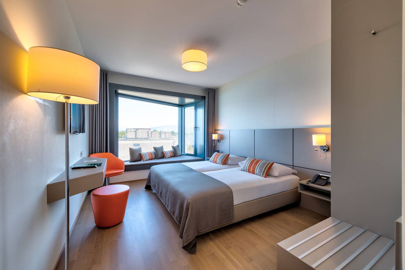 Lake-Geneva-Hotel-Room-17