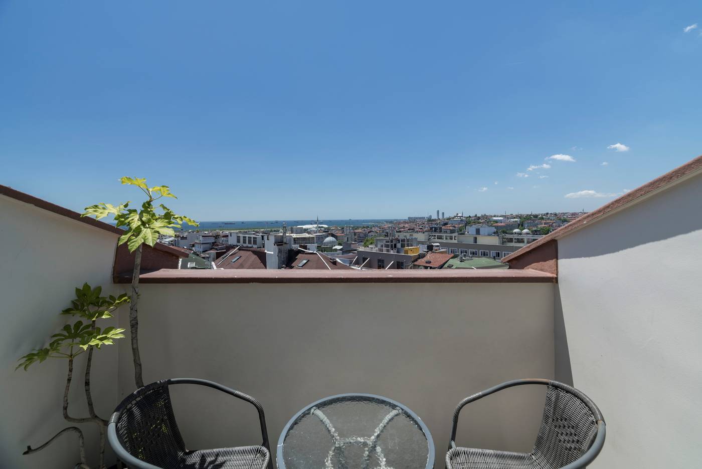 Holiday-Inn-Istanbul-Old-City-Room-10