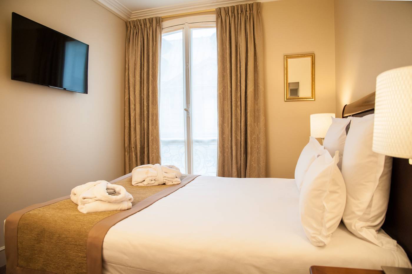 Saint-James-Albany-Paris-Hotel-Spa-Room-34