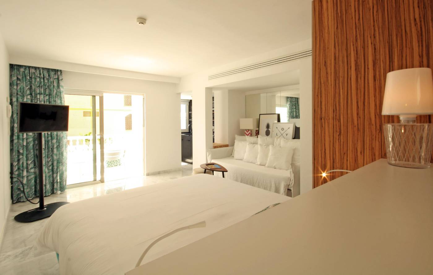 Gold-Hotel-Marina---Adults-Only-Room-30