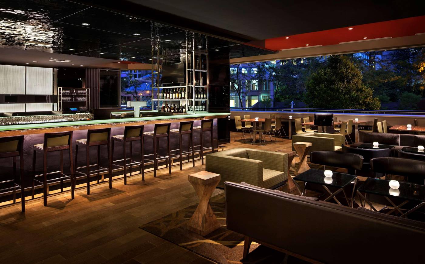 Hyatt-Regency-Vancouver-Bar-14