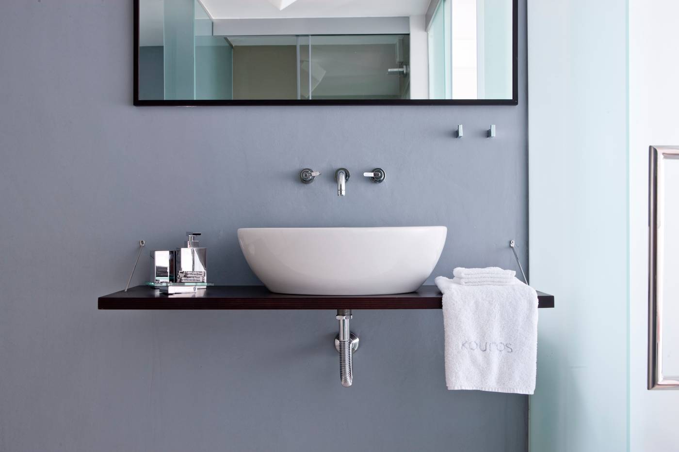 Kouros-Hotel---Suites-Room-56