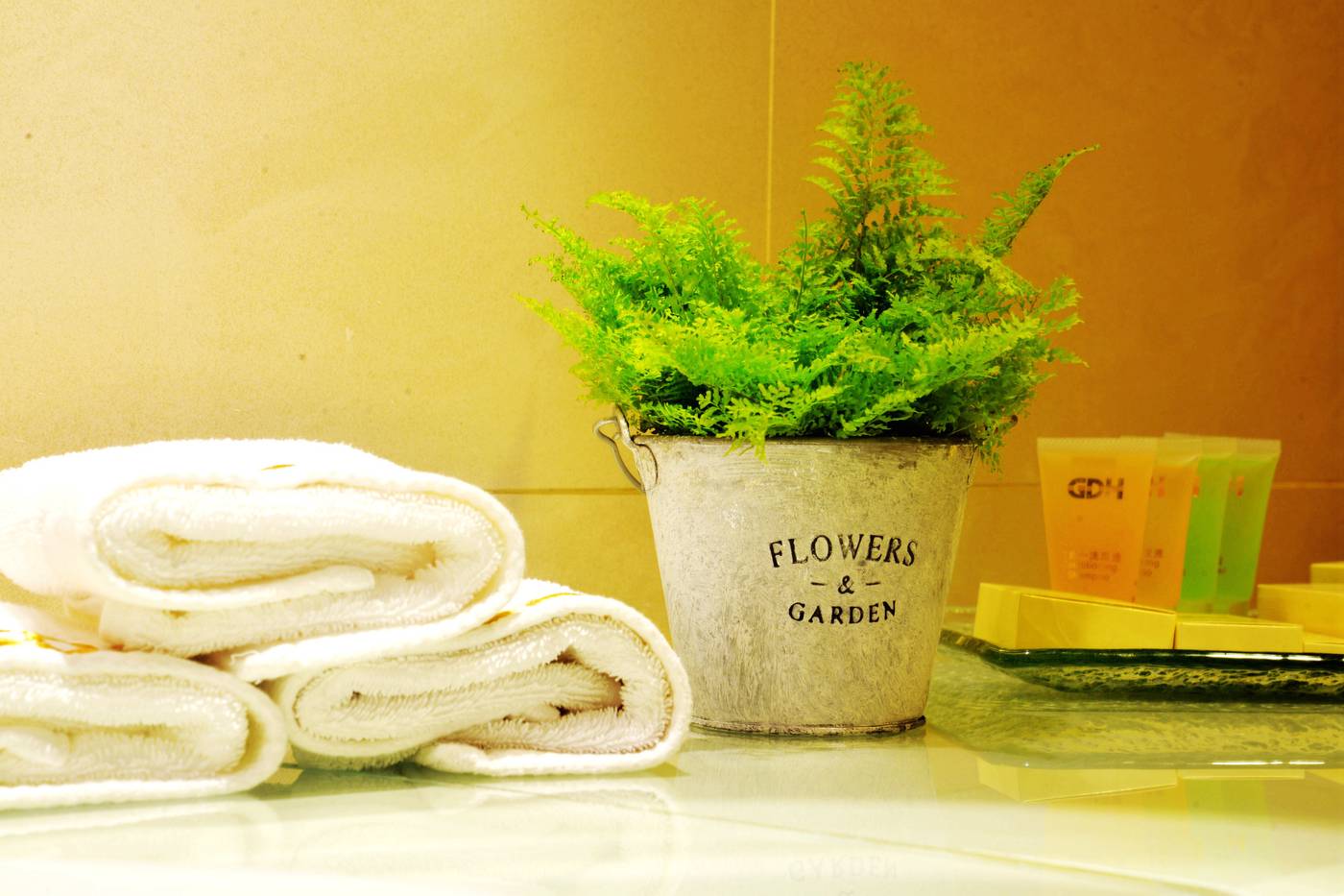 Oasis-Avenue-A-GDH-Hotel-Room-22