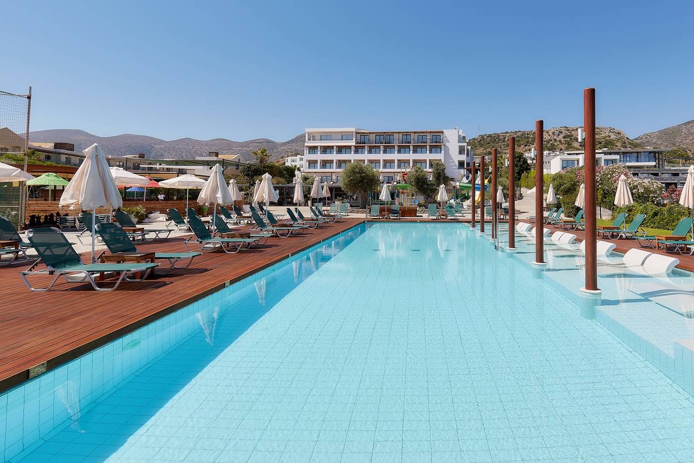 Arminda-Hotel-Pool-8