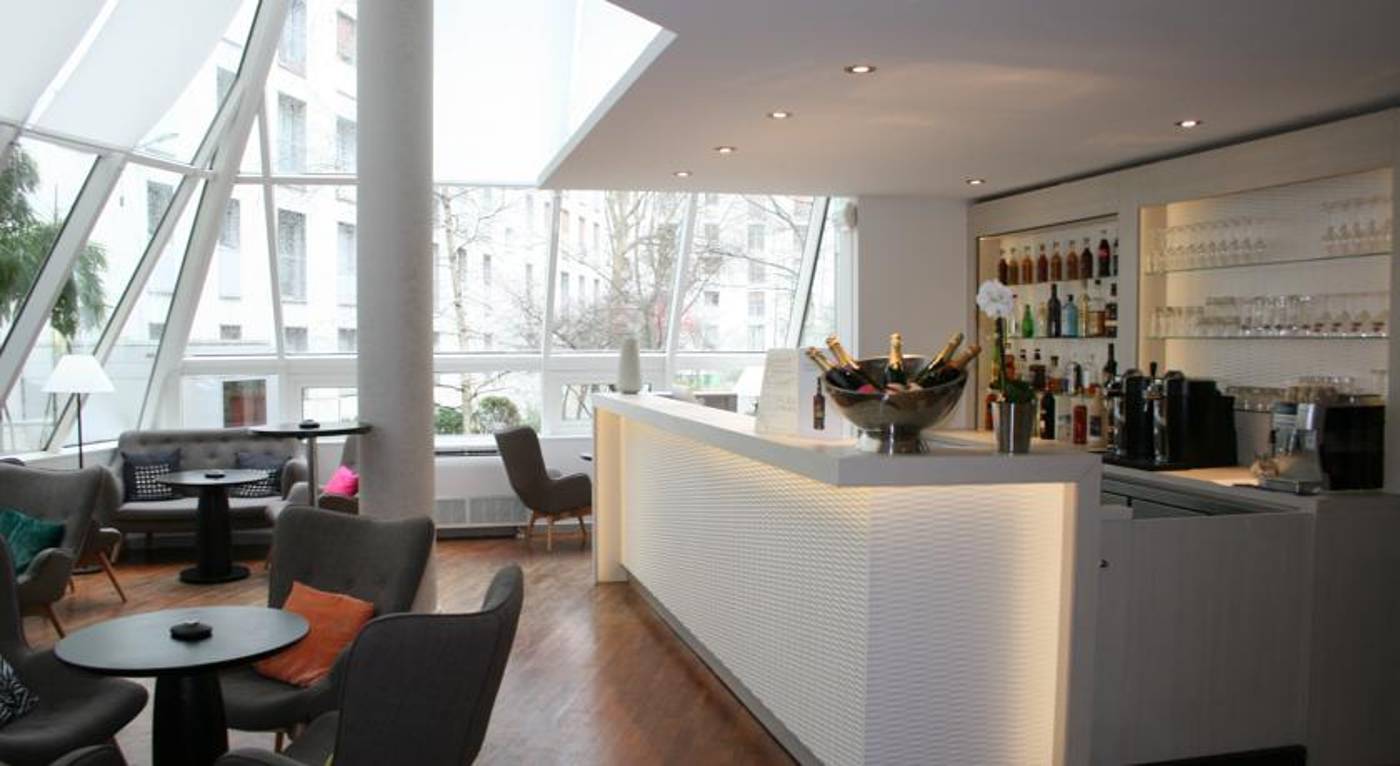 Holiday-Inn-Paris-Montparnasse-Pasteur-Bar-19