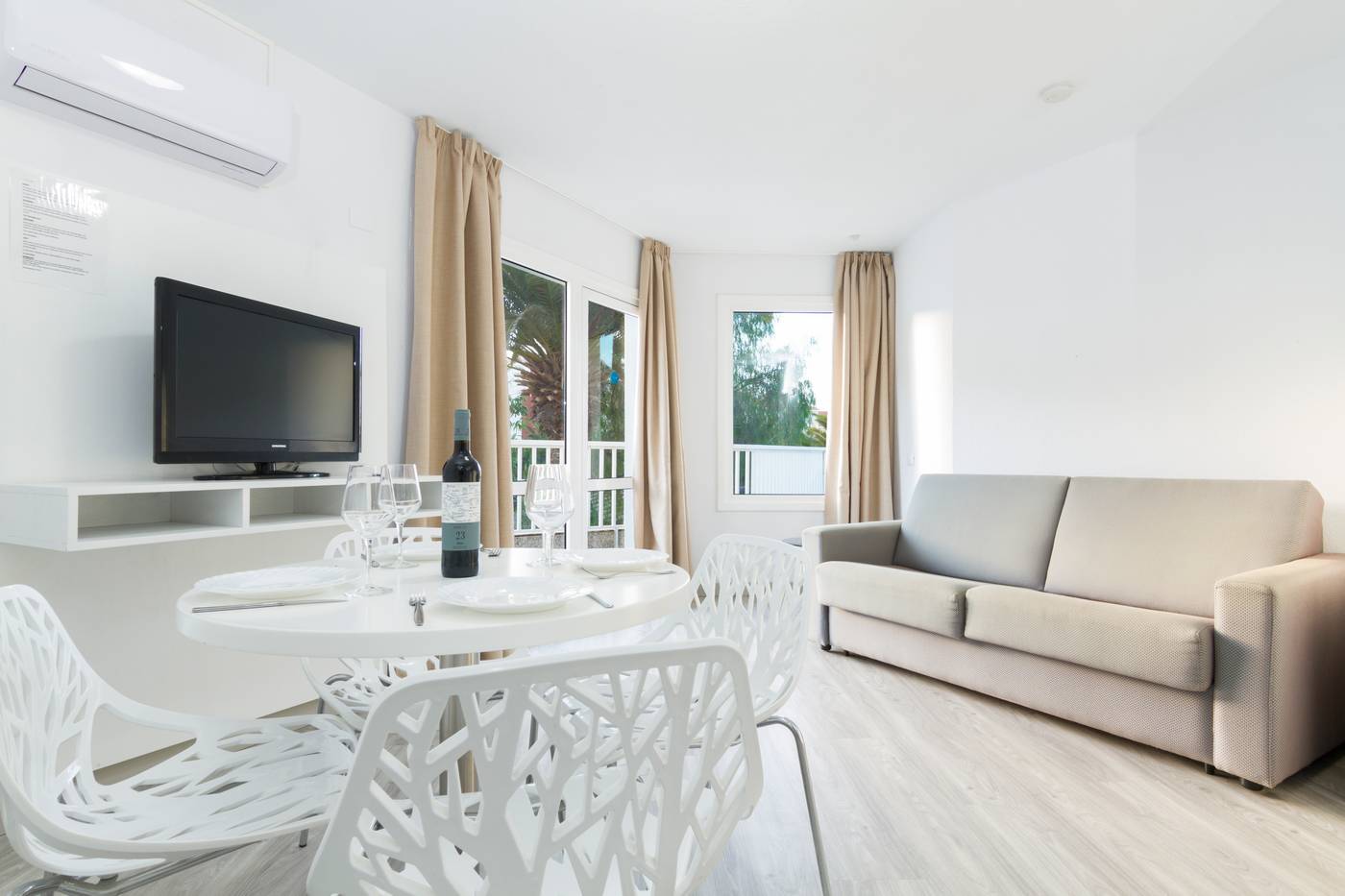 Checkin-Bungalows-Atlantida-Room-20