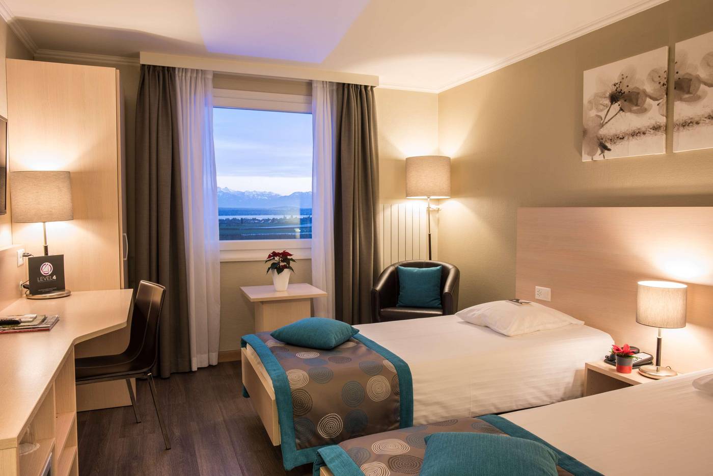 Hotel-Everness--Signature-Collection-Room-8