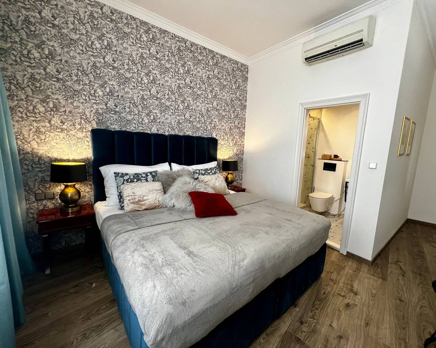 Antik-Hotel-Prague-Room-15