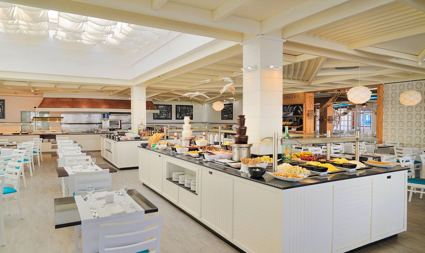 H10-Suites-Lanzarote-Gardens-General-view-25