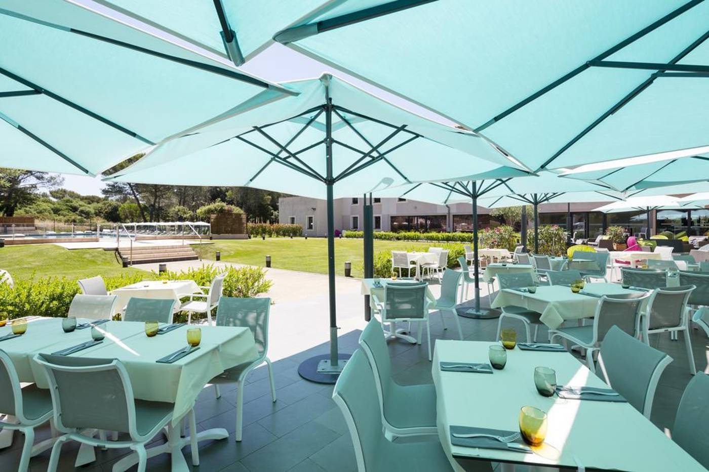 Grand Prix Hôtel & Restaurant-France-LE CASTELLET-General view-9