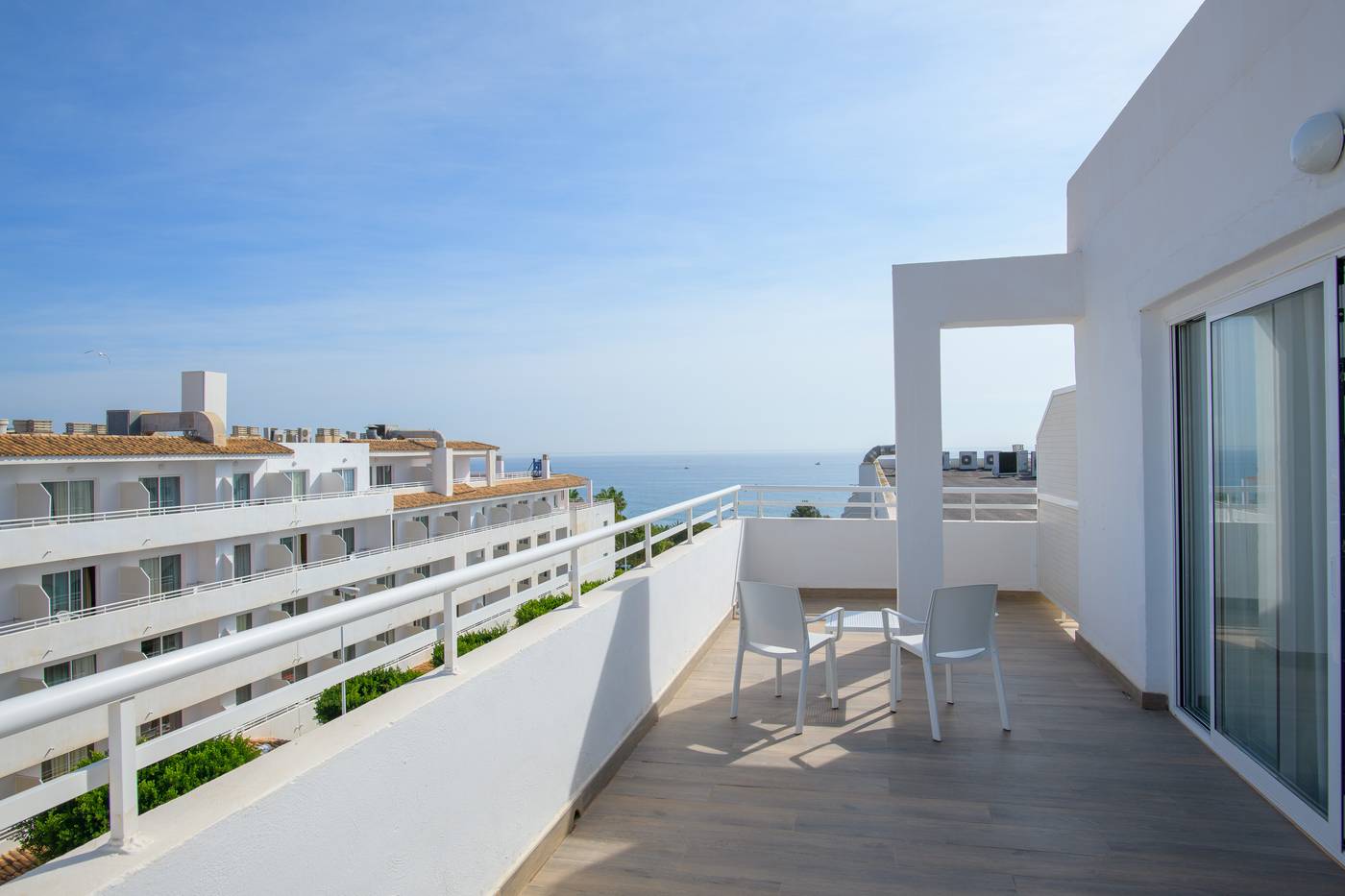 Best-Oasis-Tropical-Room-77