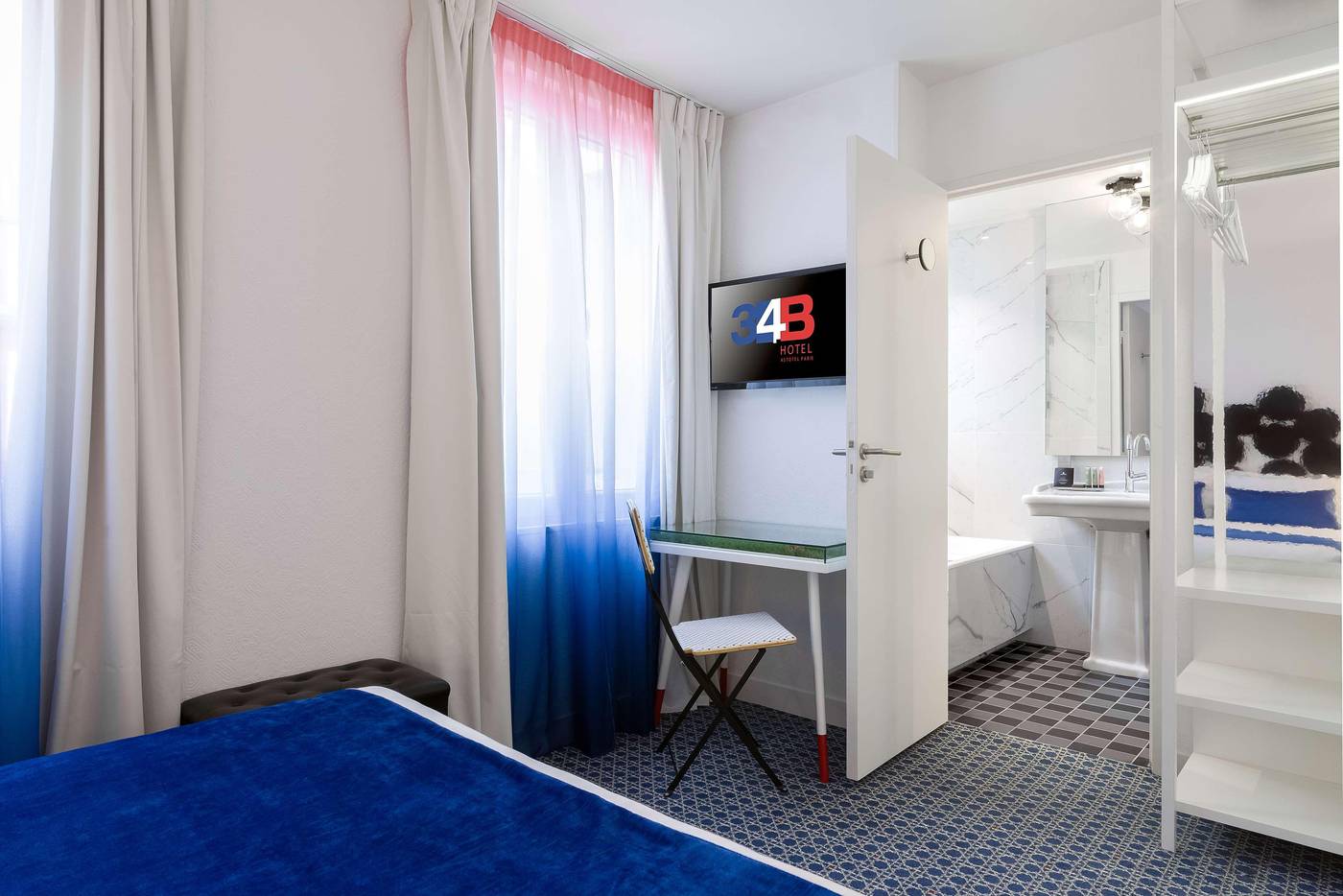 Hotel-34B-Astotel-Room-30