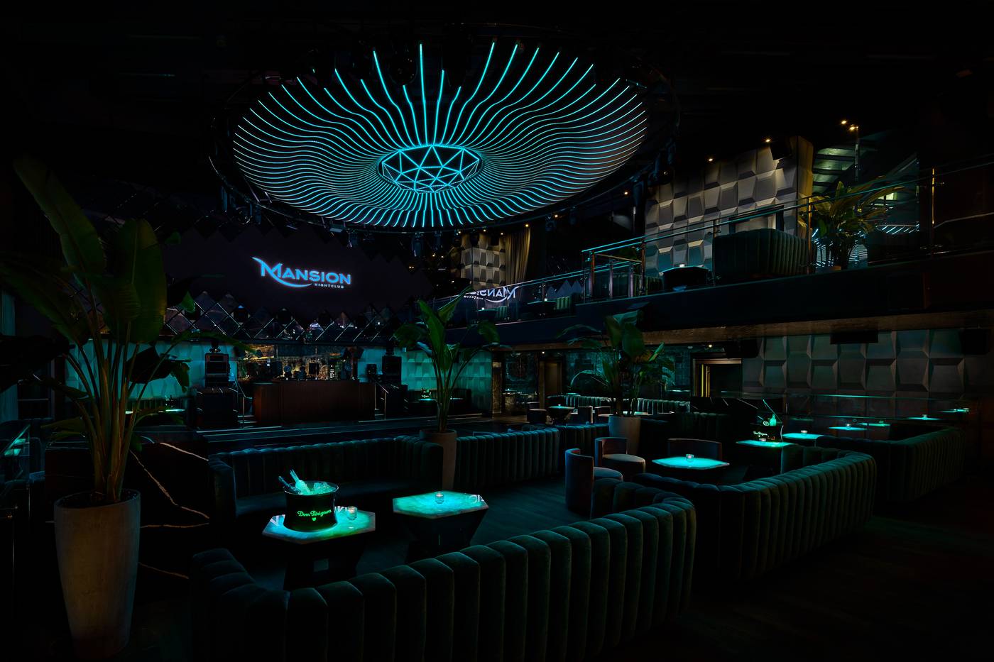 Paradox-Hotel-Vancouver-Bar-30