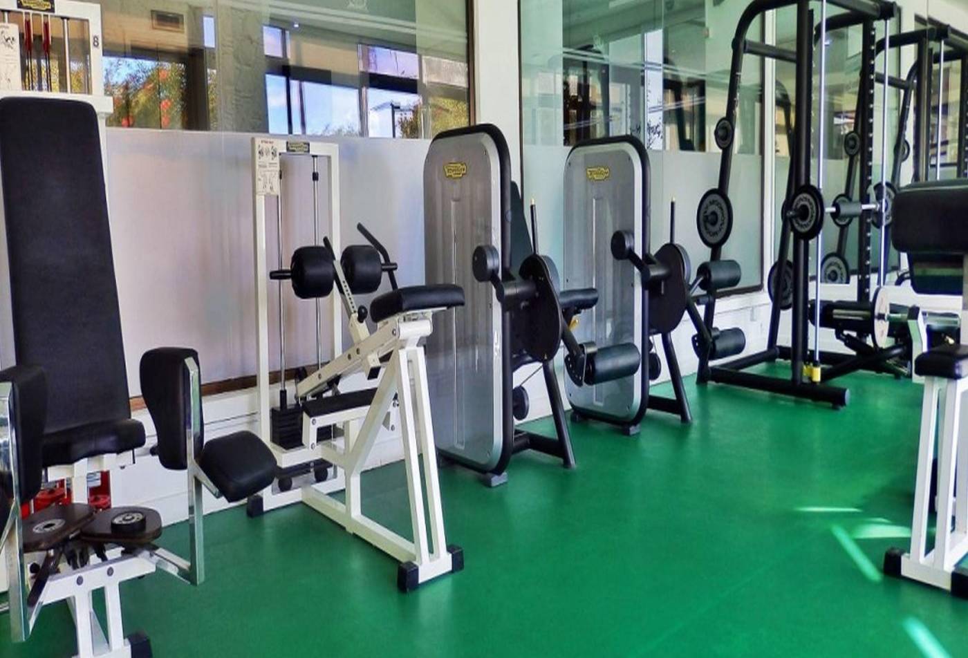 Grecian-Bay-Hotel-Sports-and-Entertainment-76