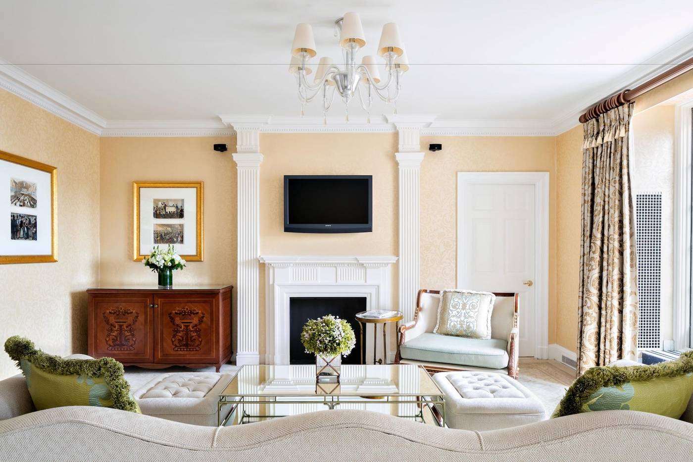 The-Pierre--A-Taj-Hotel-Room-18