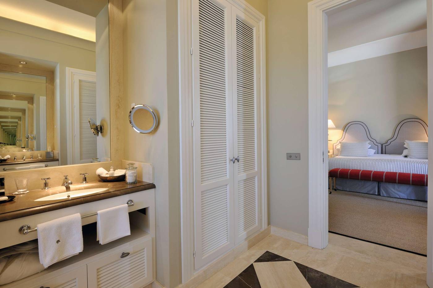 Finca-Cortesin-Golf-and-Spa-Room-37