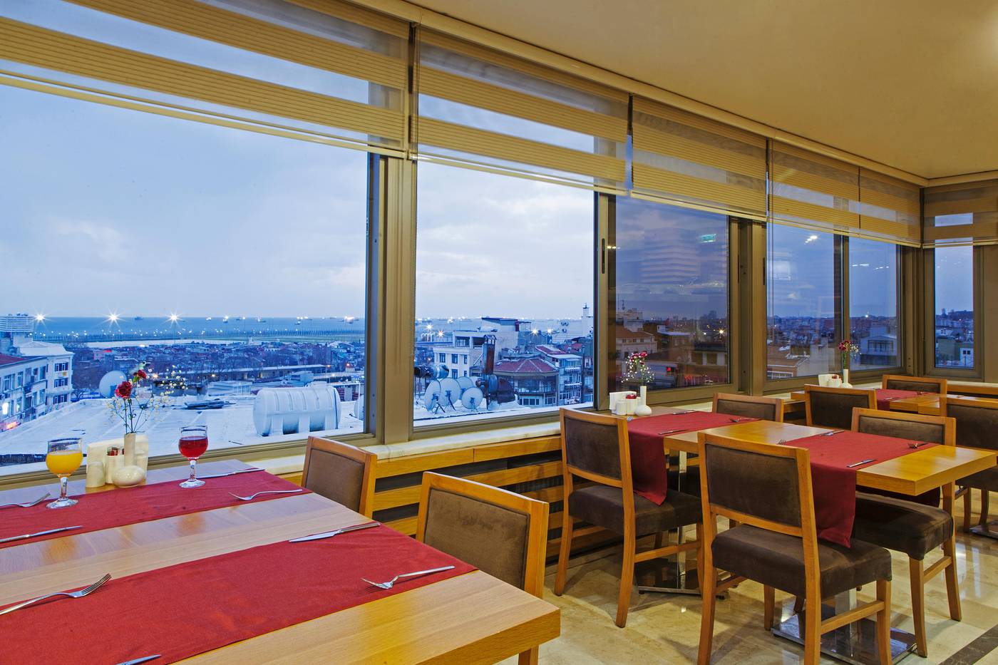 Delta-Hotel-Istanbul-Restaurant-52