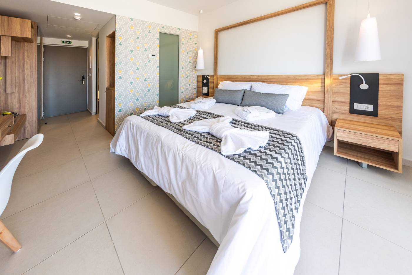 Kiani-Beach-Resort-Room-25