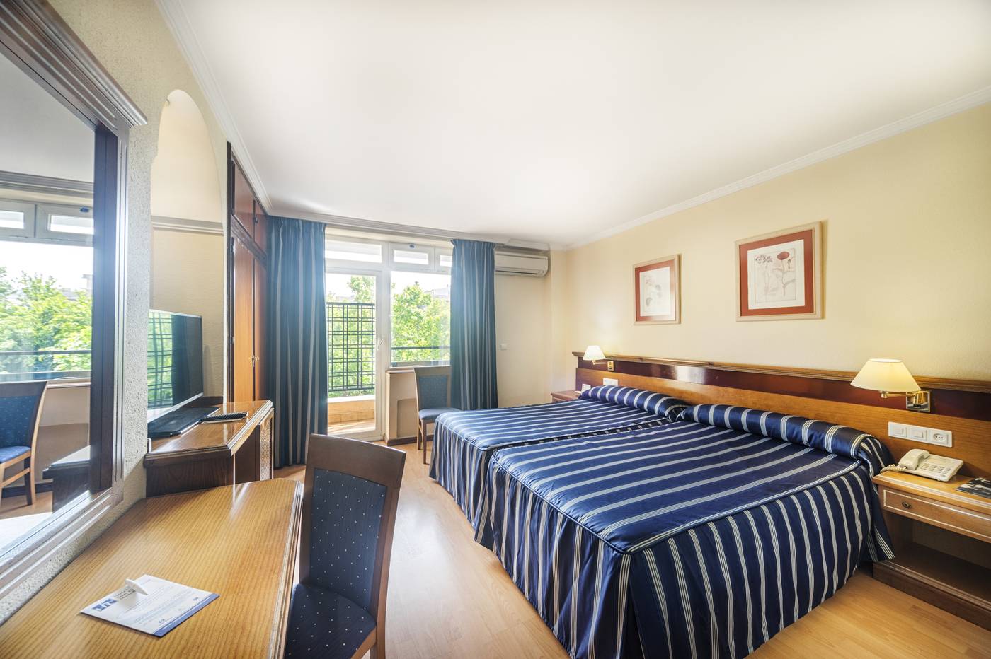 Obal-Urban-Hotel-Marbella-Room-21