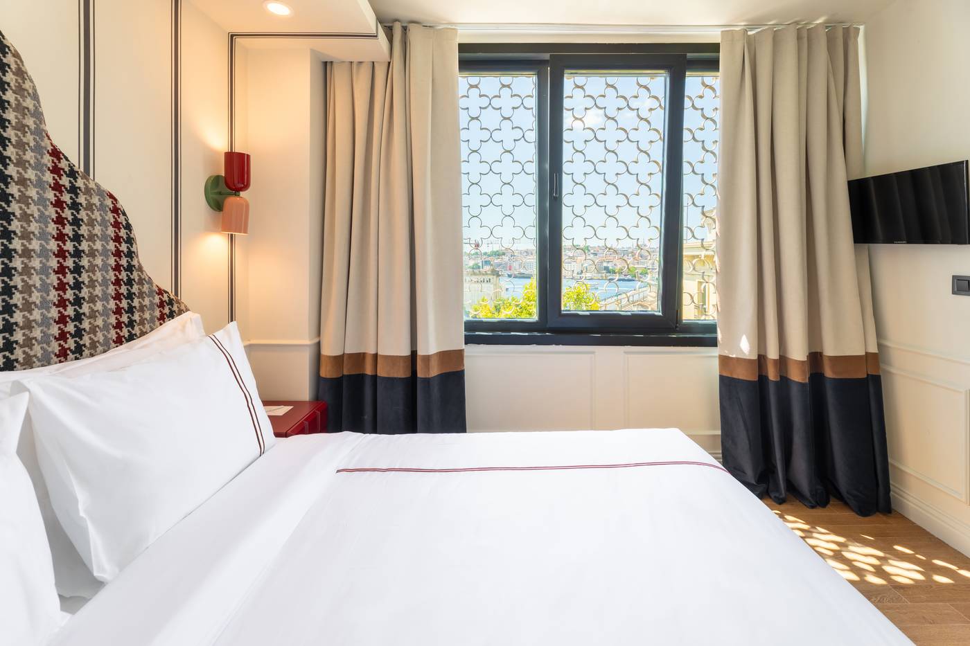 Khai-Hotel-Karakoy-Room-20