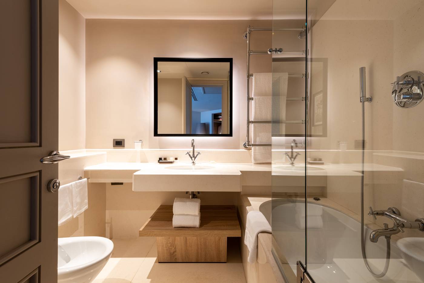 A-Roma-Lifestyle-Hotel-Room-22