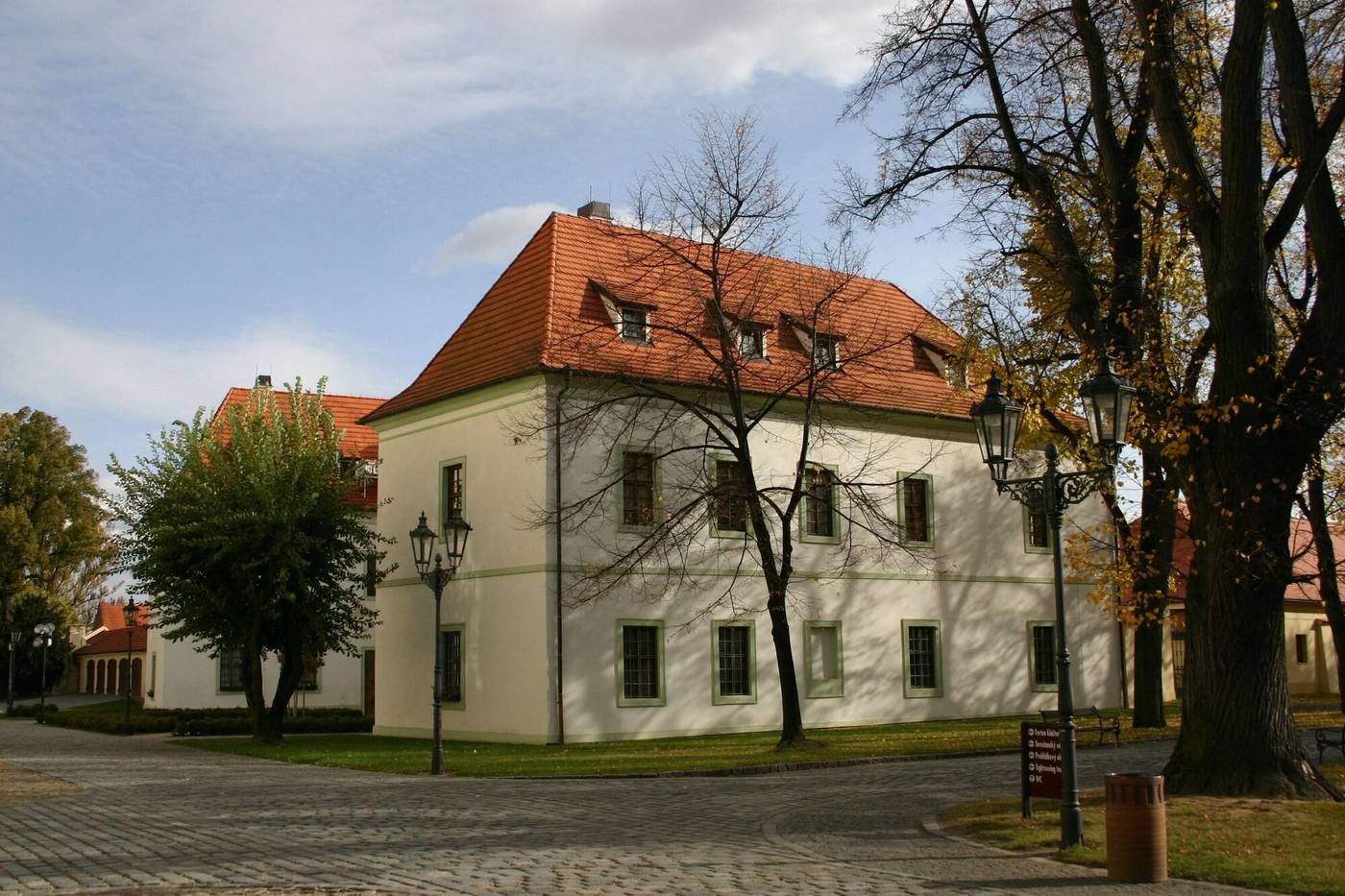 Adalbert-Brevnosky-Klaster-General-view-2