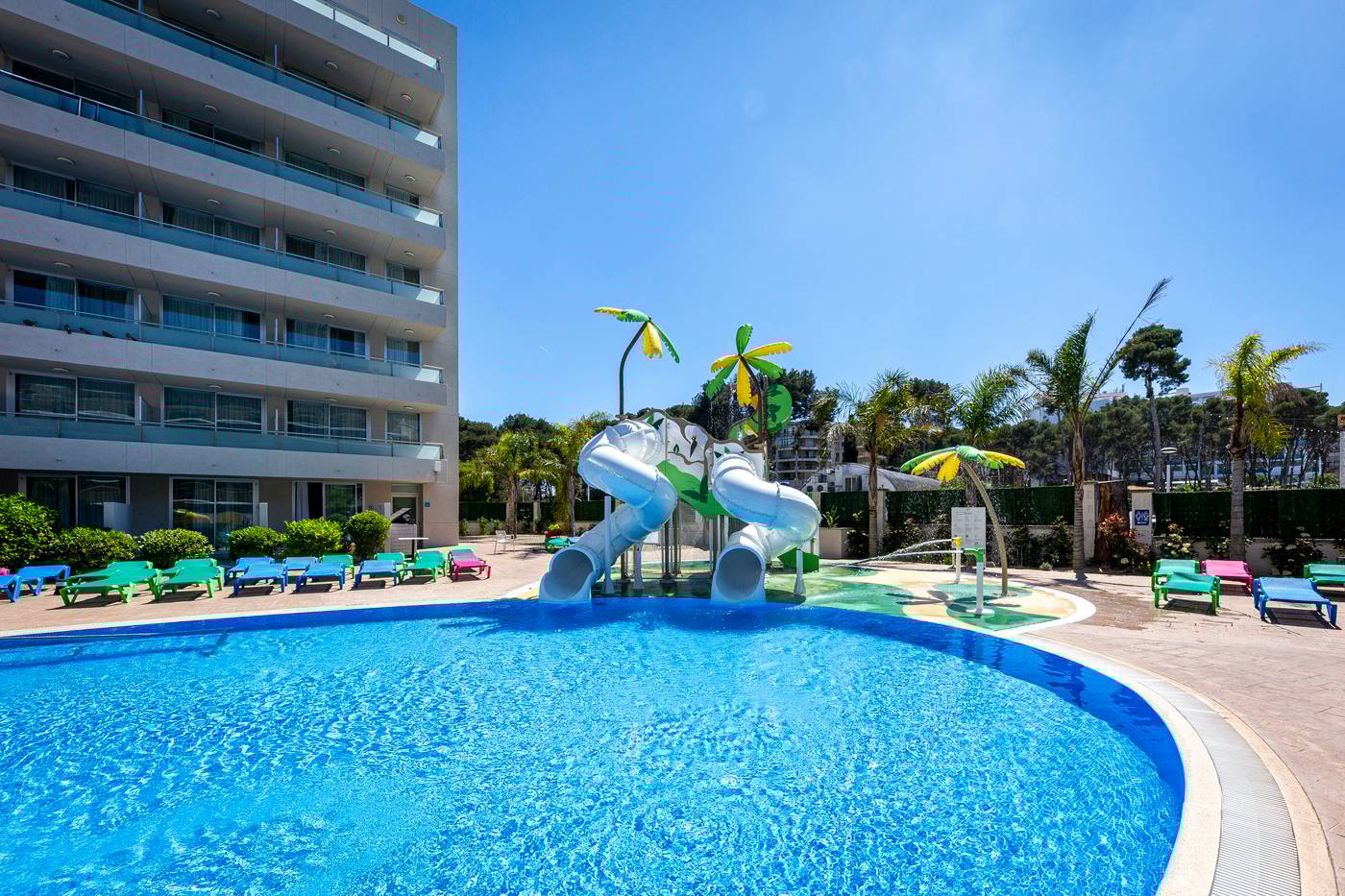 Medplaya-Hotel-Calypso-Pool-1