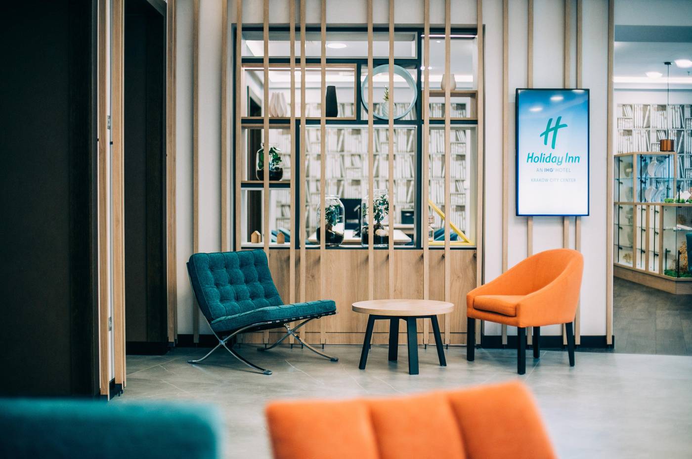 Holiday-Inn-Krakow-City-Centre-Lobby-17