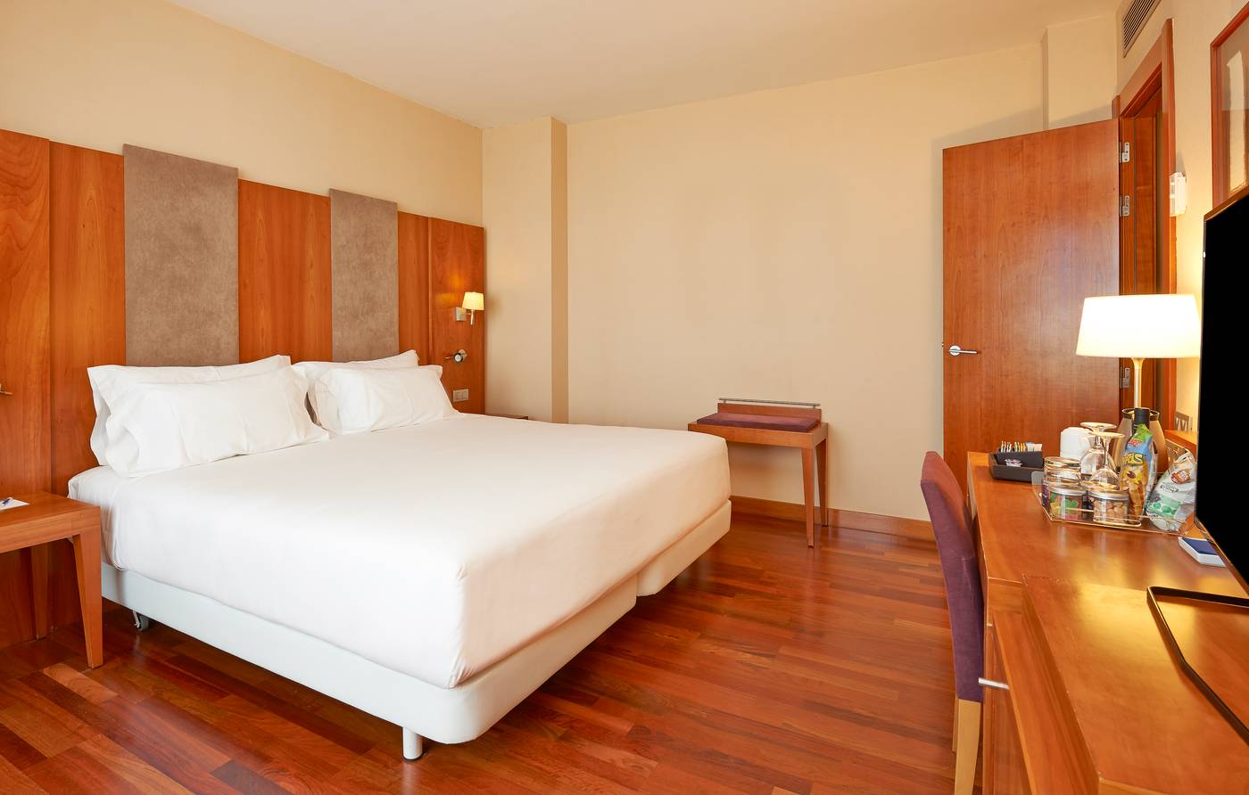 NH-Ciudad-de-Almeria-Room-5