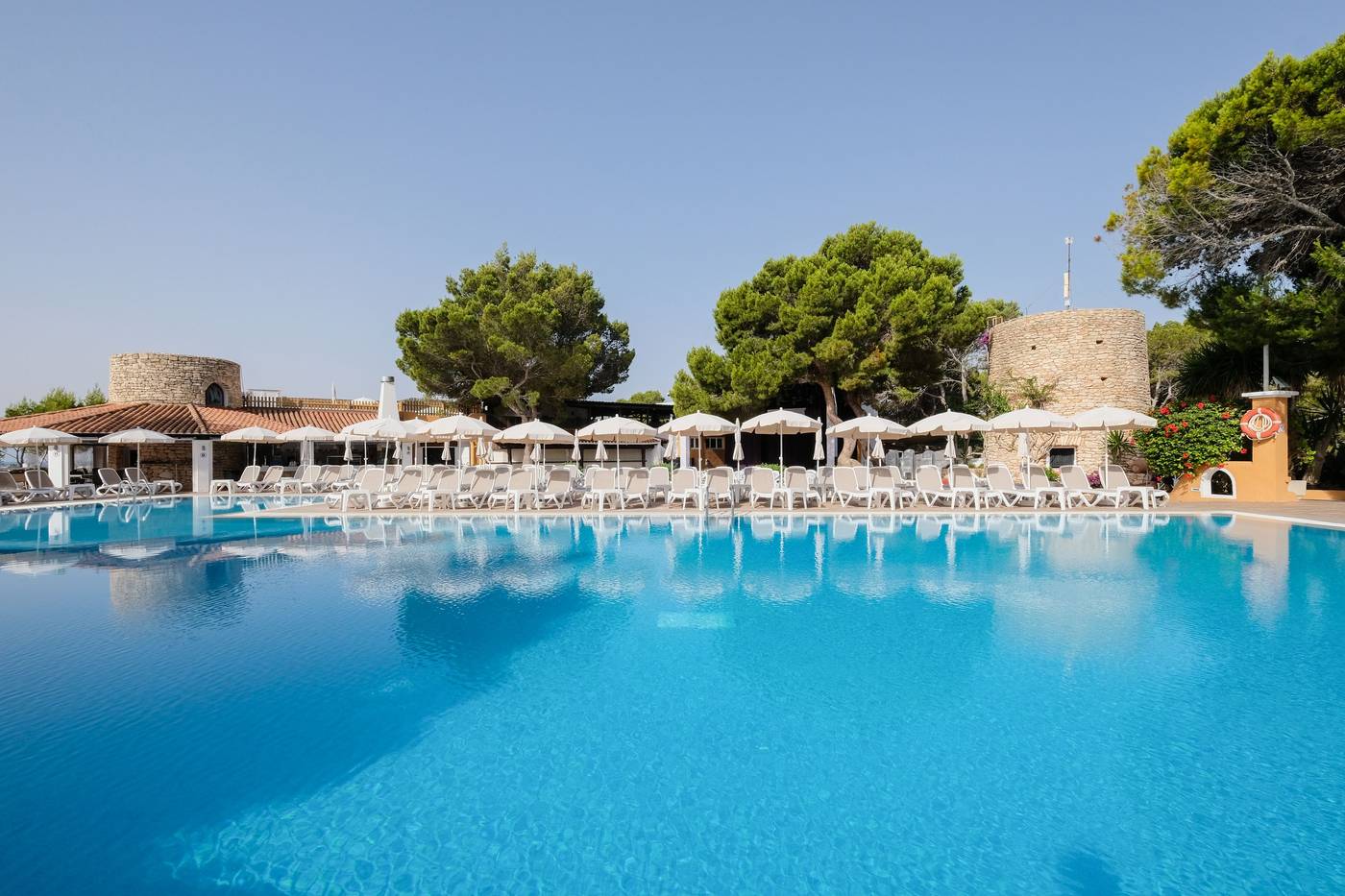 Azuline-Club-Cala-Martina-Ibiza-Pool-2