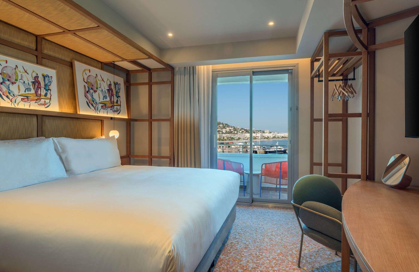 Canopy-by-Hilton-Cannes-Room-19
