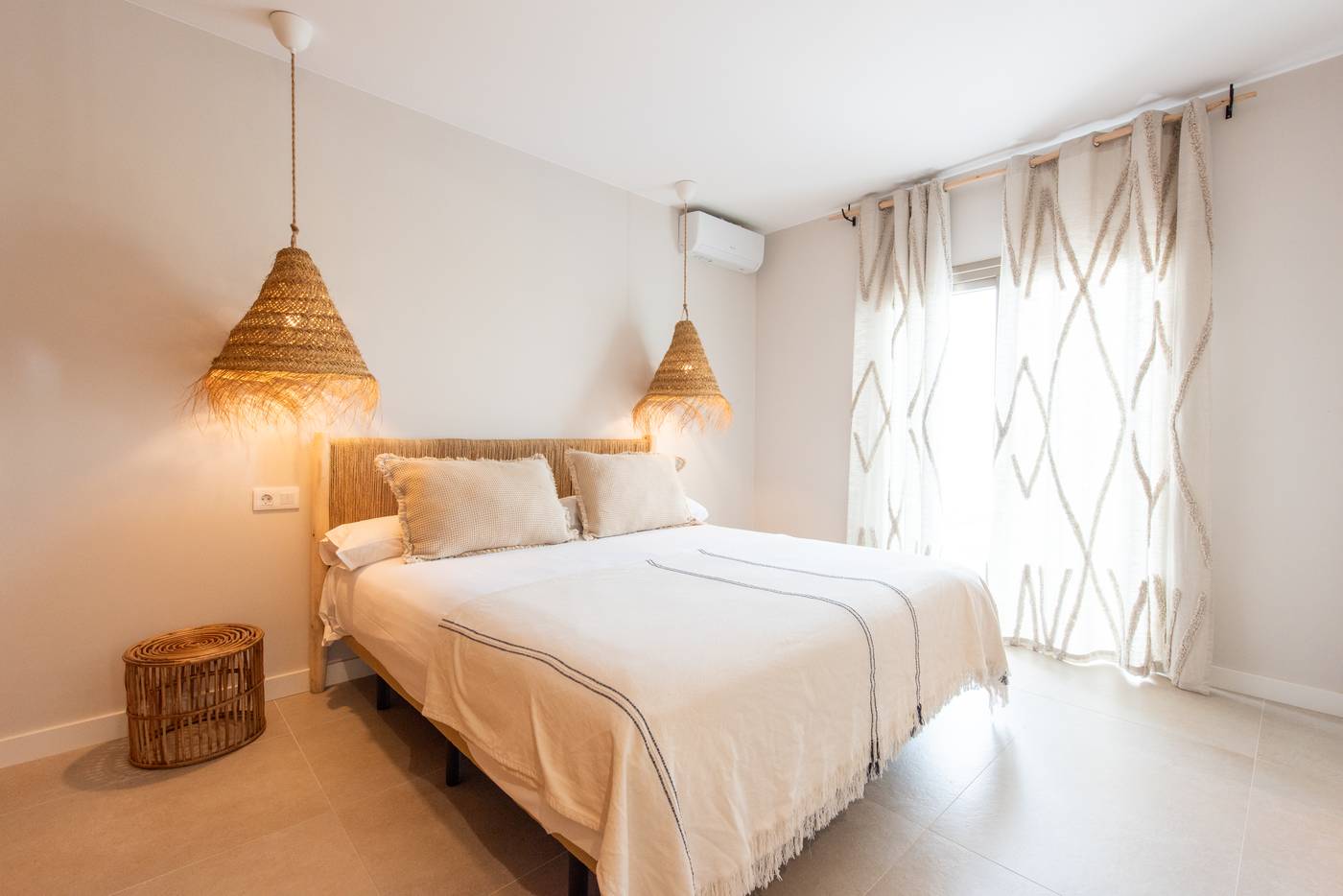 11.06.25 EREZA The White Homes