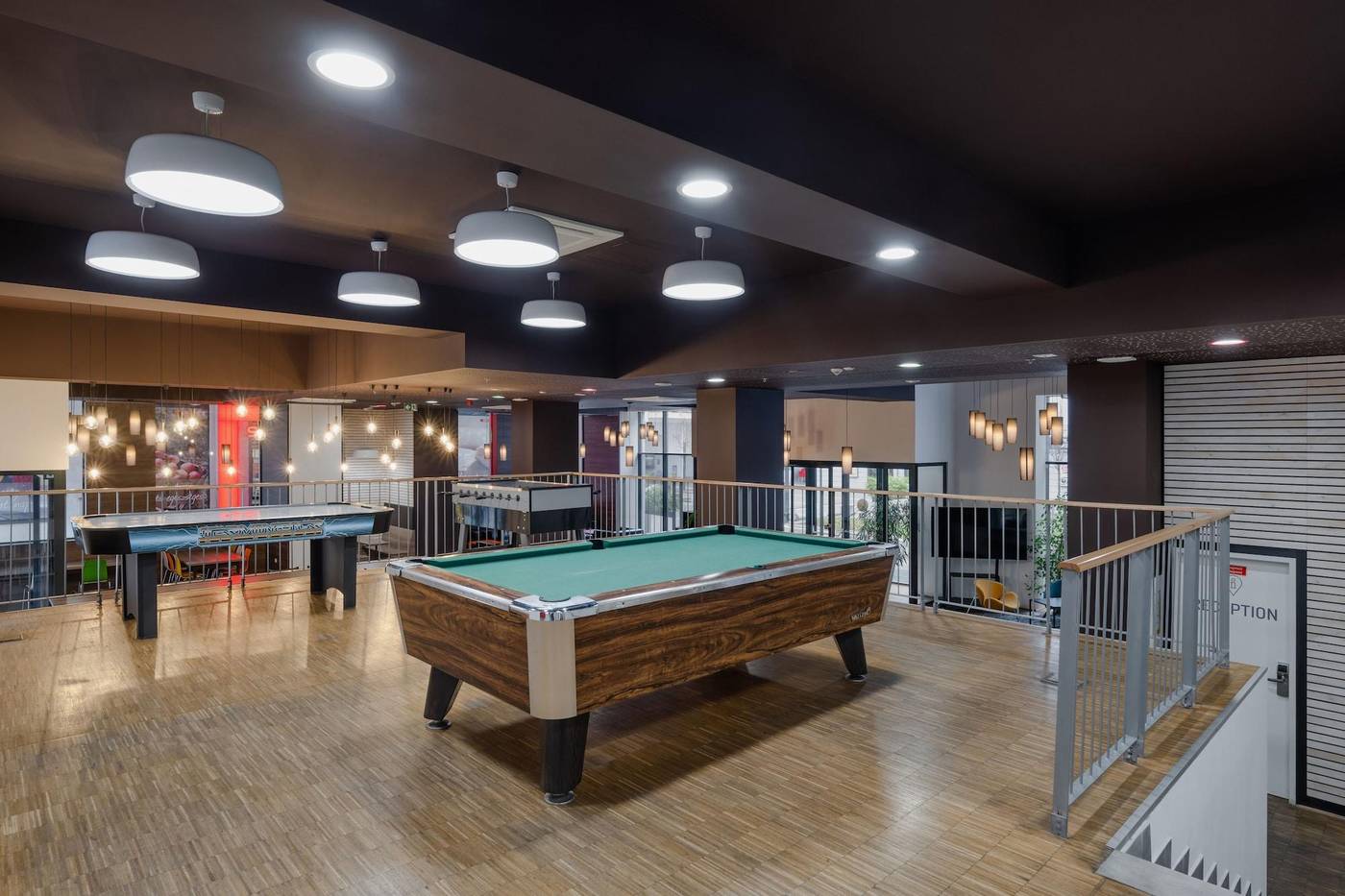 Dean-s-Home-Budapest-Sports-and-Entertainment-55