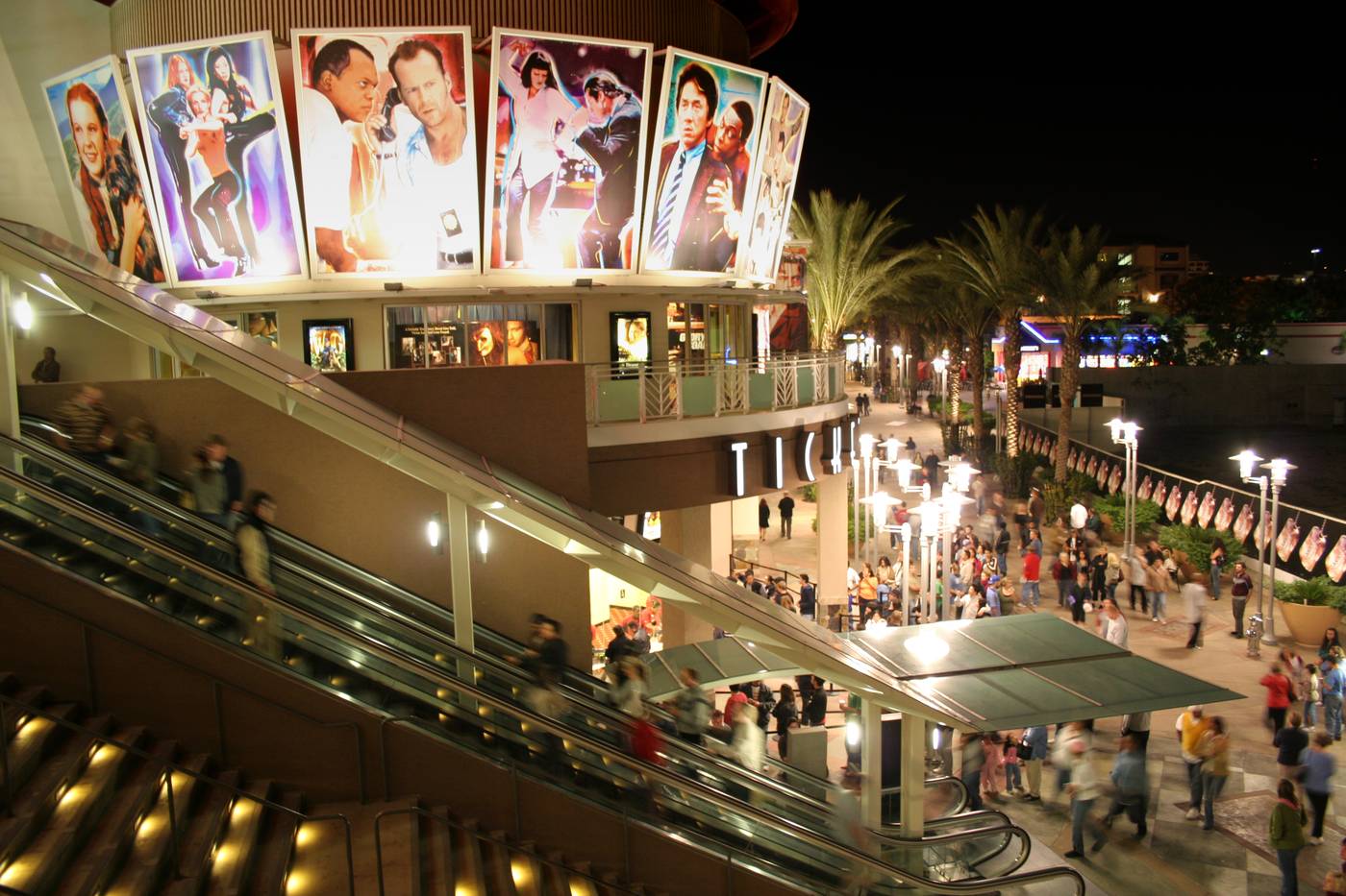 Safari-Inn-Sports-and-Entertainment-32