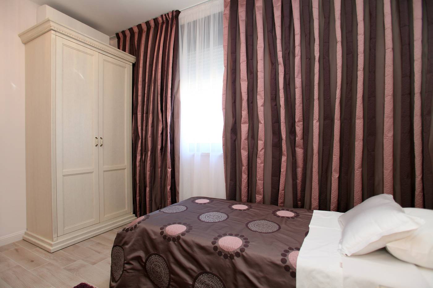 Aparthotel-Bellevue-Room-27