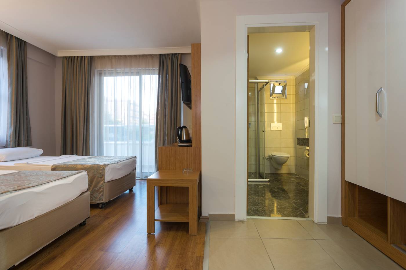 Lonicera-City-Hotel-Room-14