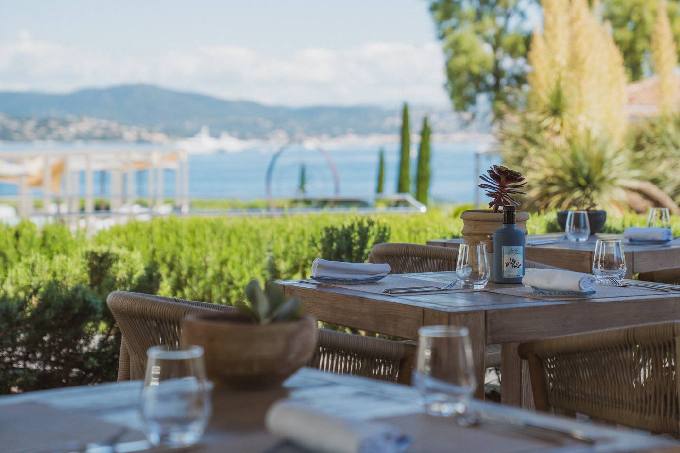 Kube-Hotel-St-Tropez-Terrace-24