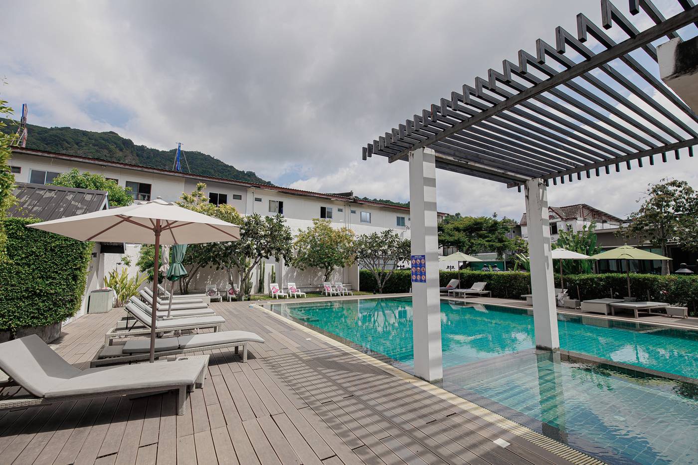 The-Melody-Phuket-Hotel-Pool-3