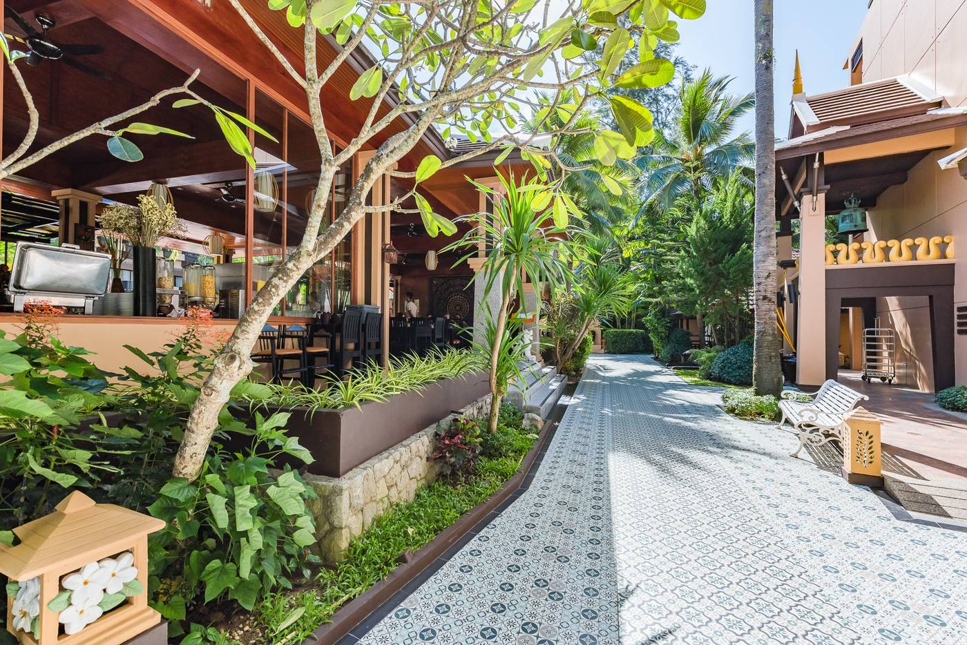 Princess-Kamala-Beach-Front-Hotel-Restaurant-14