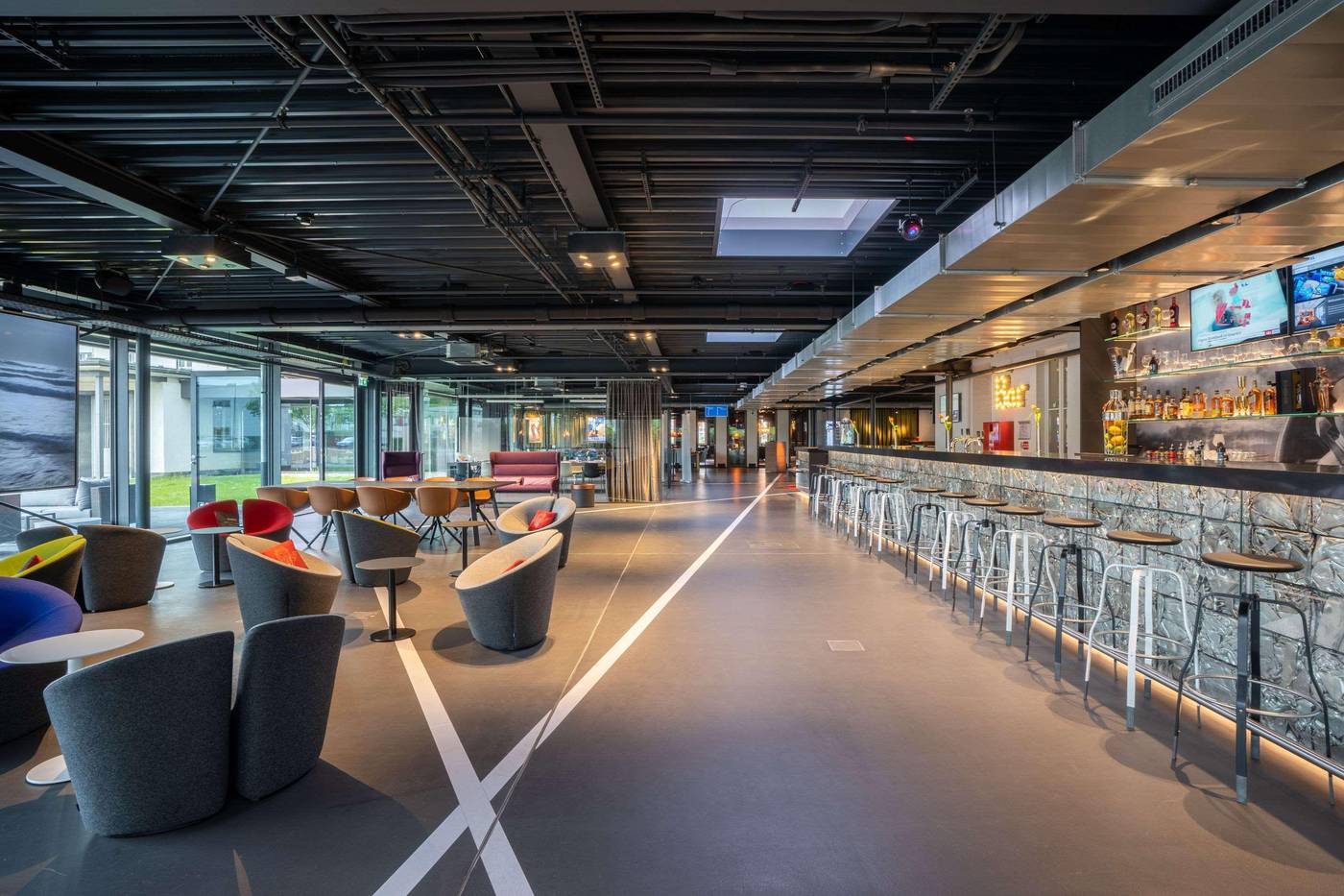 V8-Hotel-Koln-Lobby-6