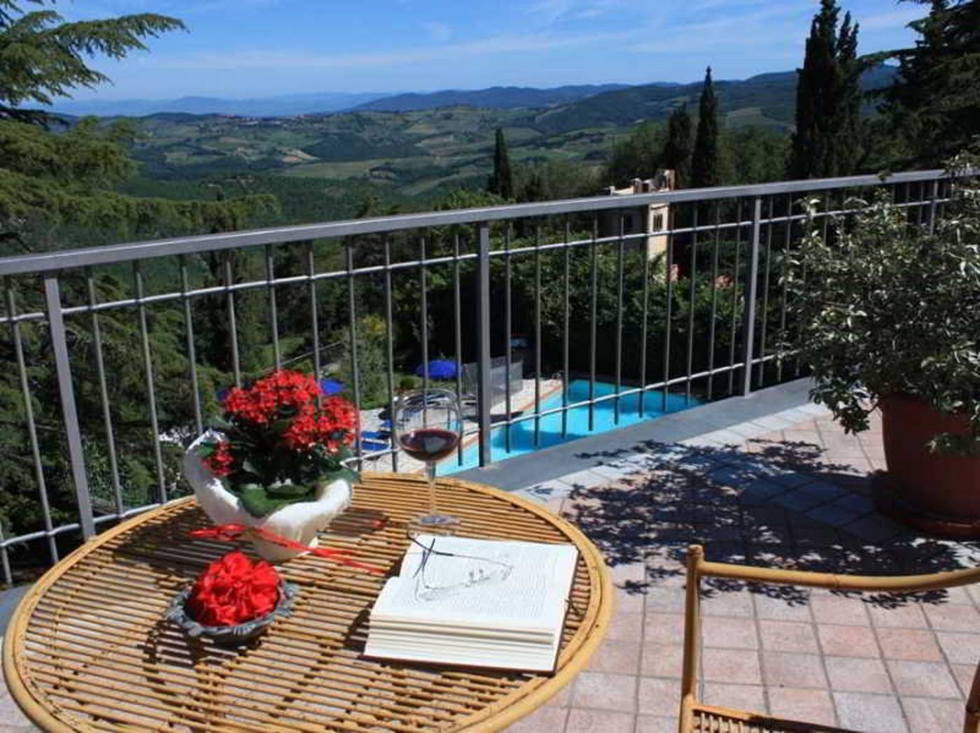 Villa-Sant-Uberto-Country-Inn-Terrace-3
