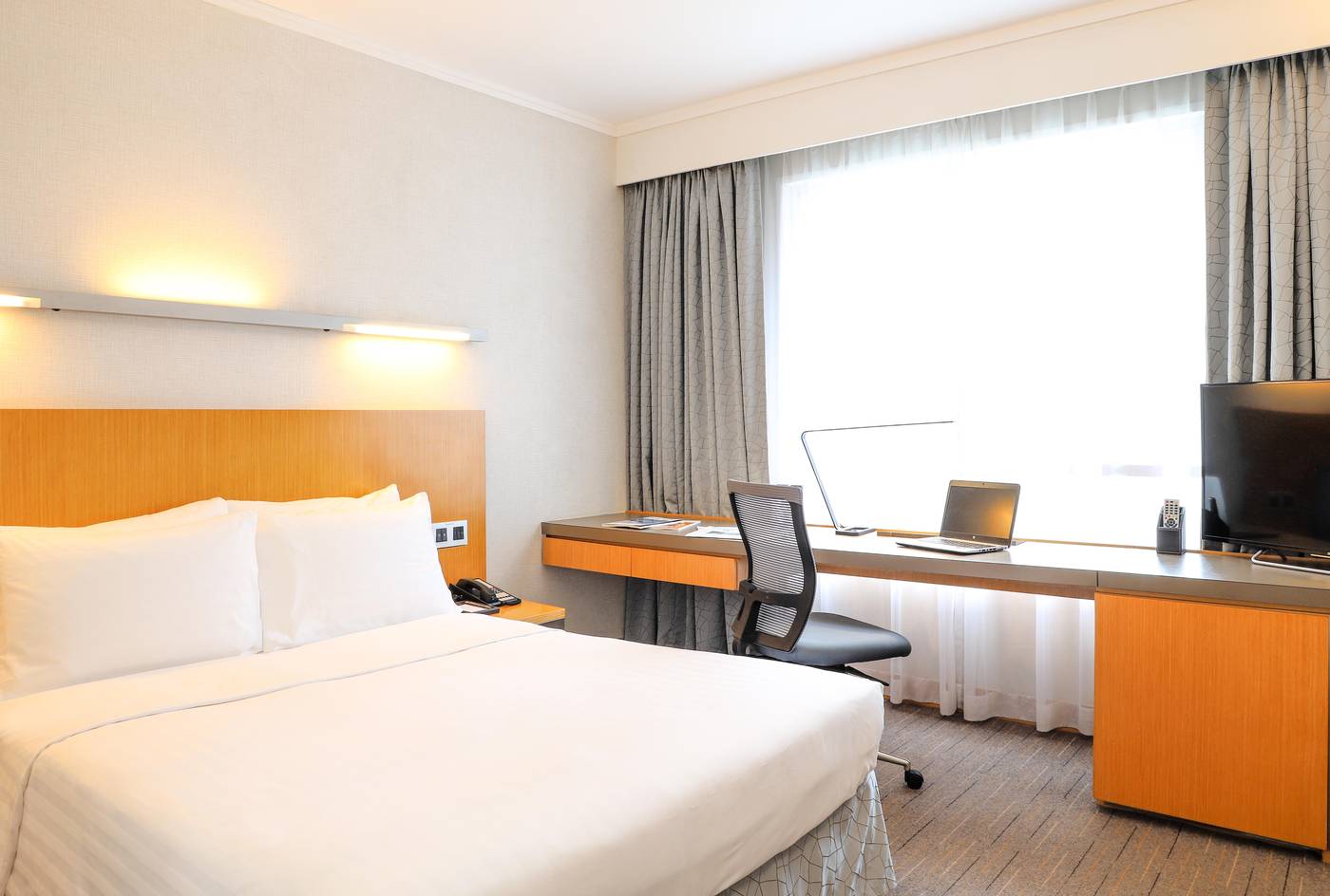 Novotel-Hong-Kong-Century-Room-27